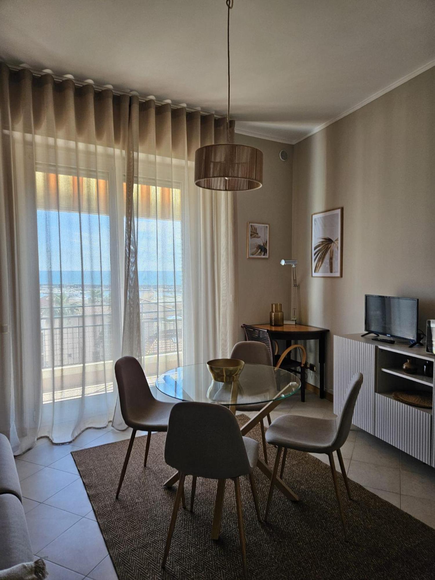 La Baia Nel Porto Apartment Sanremo Luaran gambar
