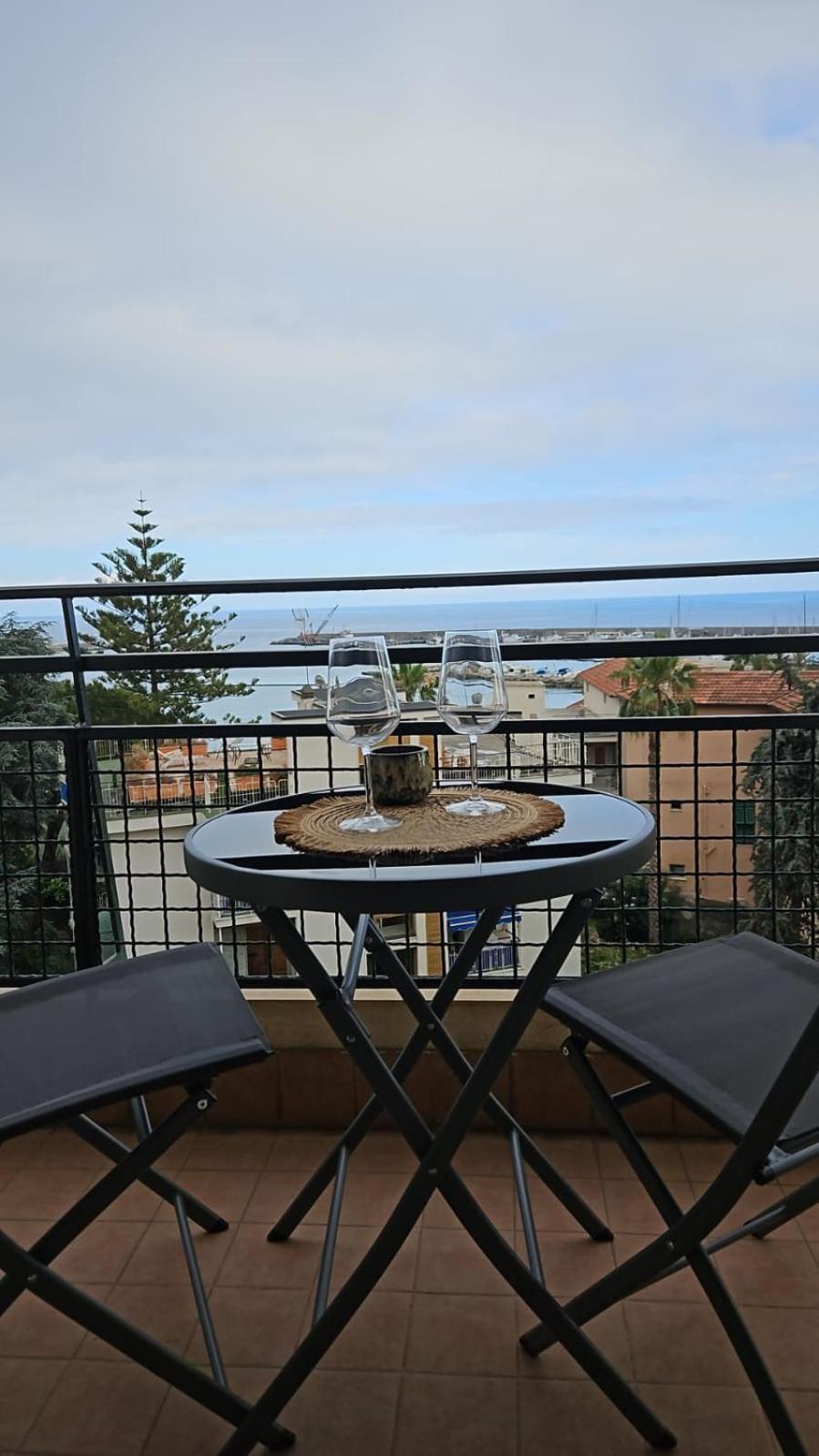 La Baia Nel Porto Apartment Sanremo Luaran gambar